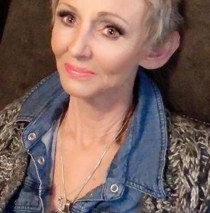 Meet your Posher, Brenda